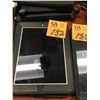 Image 1 : 2 Ipads with cases