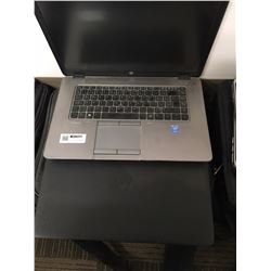 2 HPLaptop Elitebook 850 intel 15,w/docks&cases