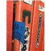 Image 1 : 1- Sturdy + 1- Louisville 6' Ladders