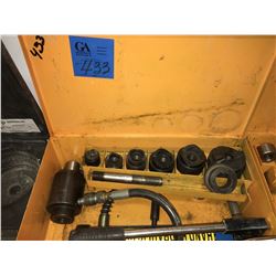 1- Knock out Punch Set W/Hydraulic Pump