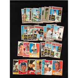 BASEBALL TRADING CARDS LOT