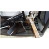 Image 3 : 2 HITCHES AND TRAILER JACK