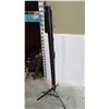 Image 3 : PROJECTION SCREEN W/ TRIPOD