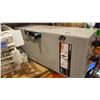 Image 2 : SIEMENS SAFETY SWITCH BOX AND MODEL H318 COMPATIBLE BREAKER ENCLOSURE