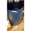 Image 1 : PLASTIC PAIL OF RUBBER BOOTS