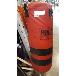 EVERLAST PUNCHING BAG