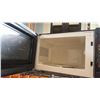 Image 2 : BLACK DANBY DESIGNER MICROWAVE - WORKING CONDITION