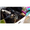 Image 3 : 2 BOXES OF PURSES AND APPLIANCES