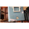 Image 3 : BLUE METAL COLEMAN COOLER