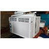 Image 1 : RCA 5 THOUSAND BTU WINDOW AIR CONDITIONER UNIT