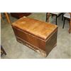 Image 2 : HONDERICH CEDAR CHEST W/ KEY