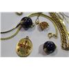 Image 2 : STAMPED ITALIAN CHAINS AND PENDANTS