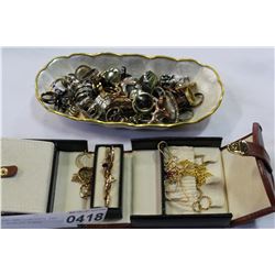 TRAVEL CASE AND CONTENTS AND SHELL OF NOVELTY RINGS