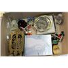 Image 3 : VINTAGE VANITY MIRROR SET AND OTHER VINTAGE ITEMS