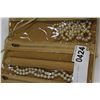 Image 2 : TRAVEL BAG WITH PEARLS