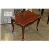 Image 1 : QUEEN ANNE SIDE TABLE W/ BASKET