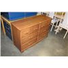 Image 2 : 5 DRAWER MAPLE DRESSER