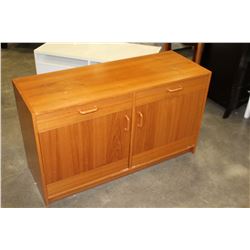 WALNUT SIDEBOARD