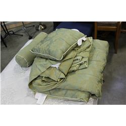QUEEN SIZE DUVET AND PILLOWS