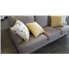Image 2 : NEW ASHLEY GREY FABRIC CONTEMPORARY SOFA WITH 4 ACCENT PILLOWS, RETAIL $2599