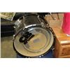 Image 1 : LOT OF DRUMS AND STANDS