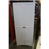 Image 1 : WHITE WARDROBE