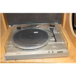 HITACHI DC SERVO TURNTABLE HT205