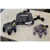 Image 1 : N64 CONSOLE WITH CONTROLLERS
