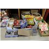 Image 1 : LARGE TRAY OF BASEBALL CARDS