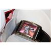 Image 2 : WARNER BROS LIMITED EDITION PEPE AND PENELOPE MUSICAL WATCH