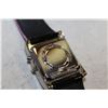 Image 4 : WARNER BROS LIMITED EDITION PEPE AND PENELOPE MUSICAL WATCH