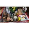 Image 2 : TRAY OF COLLECTIBLE FIGURES