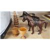 Image 2 : LOT OF CARVED WOOD ITEMS