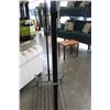 Image 3 : DECORATIVE CLOTHES RACK WITH SHELF