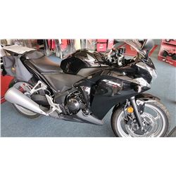 HONDA SPORTS BIKE CBR250RC SHOWROOM UNIT
