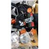 Image 2 : HONDA ASST LIGHTS & MOUNTS LOT
