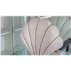 Image 3 : Clam Shell Accent Décor, Approx. 7" Base, 14" H