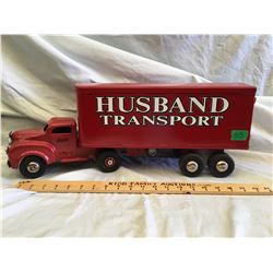 LINCOLN, HUSBAND TRANSPORT TRUCK