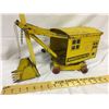 Image 2 : MINNI TOYS, CONSTRUCTION EXCAVATOR, TIN