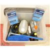 Image 1 : TOTE OF NEW AUTO CLEANING SUPPLIES