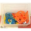 Image 1 : TOTE OF EXTENSION CORDS