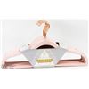 Image 1 : 18 PACK OF PINK NON SLIP HANGERS