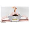 Image 1 : 18 PACK OF PINK NON SLIP HANGERS