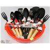 Image 1 : BOWL OF ASSORTED KITCHEN UTENSILS