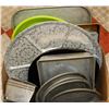 Image 1 : BOX OF VINTAGE BAKING PANS