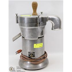 BENNETT JUNIOR AUTOMATIC FRUIT AND VEGETABLE