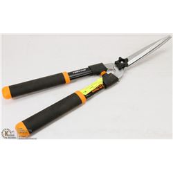 FISKARS HEDGE CUTTERS 25"