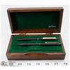 Image 1 : VINTAGE SHEAFFER PEN SET.
