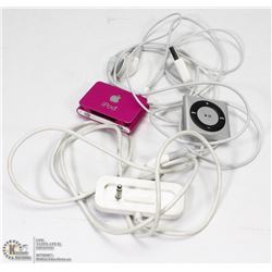 LOT OF 2 IPODS, 1 CHARGER AND SET OF HEADPHONES.