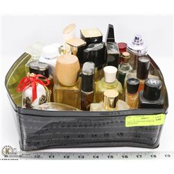 TRAY OF VINTAGE PERFUMES AND COLOGNES